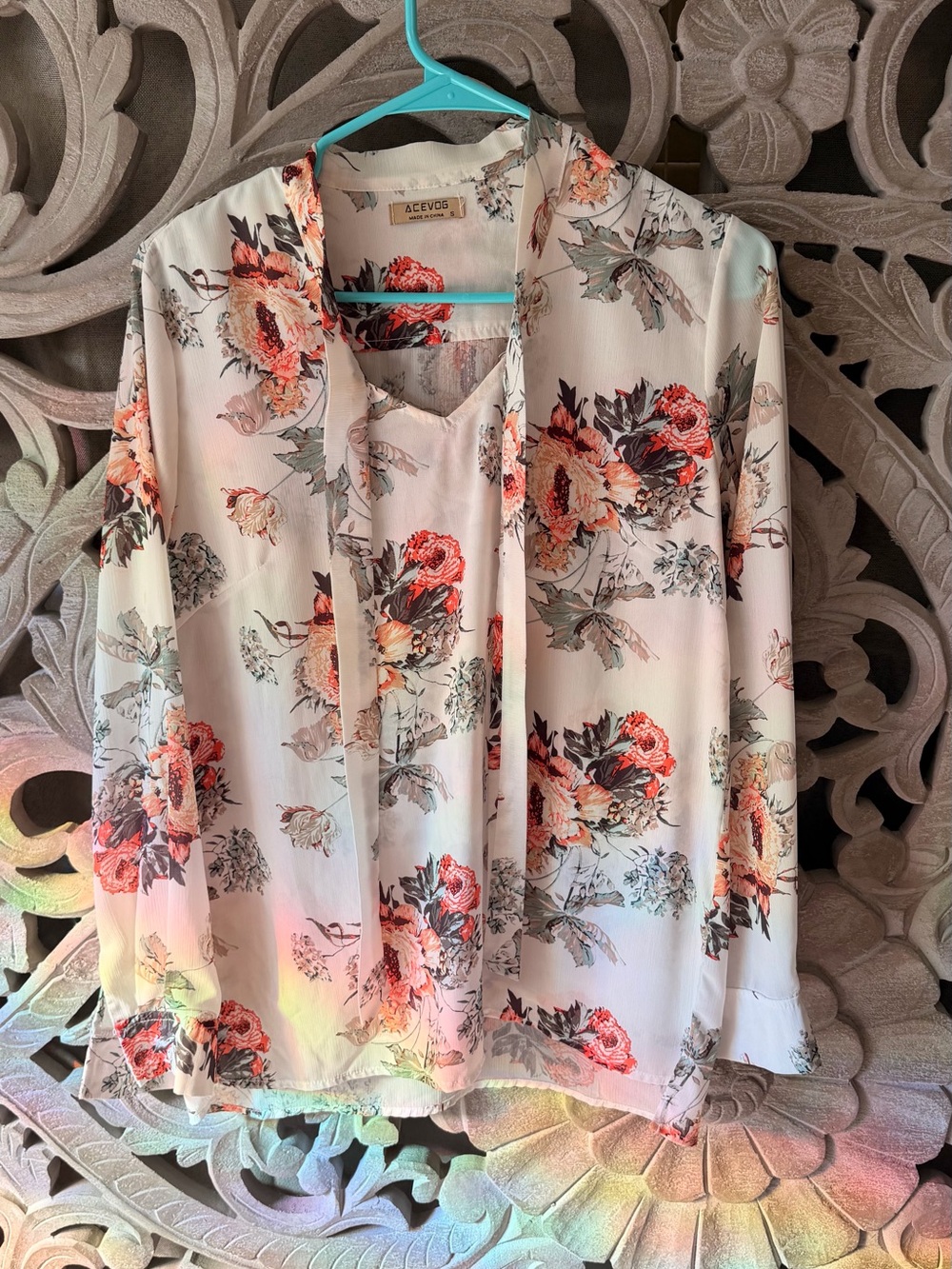 Acevog Cream Floral Tie-Neck Long-Sleeve Blouse